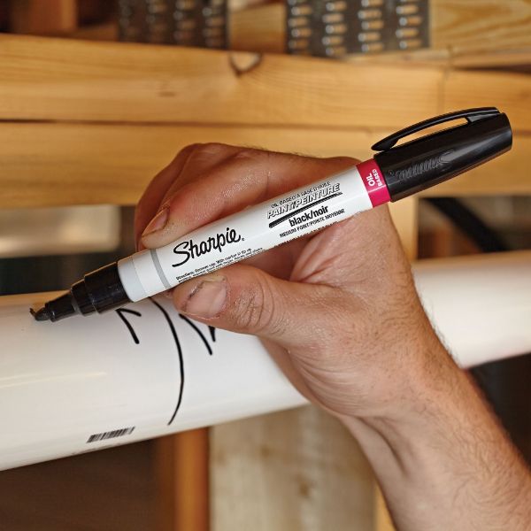 Picture of Single Paint Oil Based Medium Point Colour Marker Pen. Marks on Virtually any