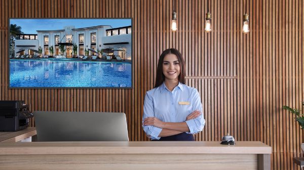 Picture of 86'' CMA Series 4K Commercial Signage Display. Anti-Glare 500 Nits Bright