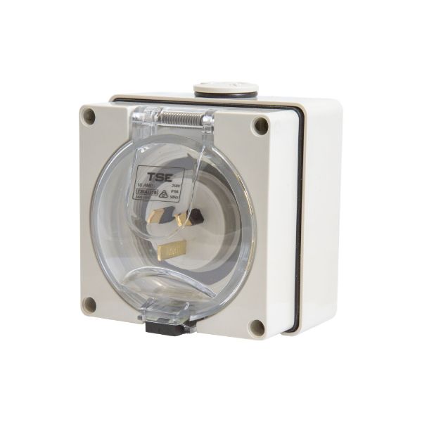 Picture of Appliance Inlet 3 Pin 10A Flat IP66 Stainless Steel Cover Fastening