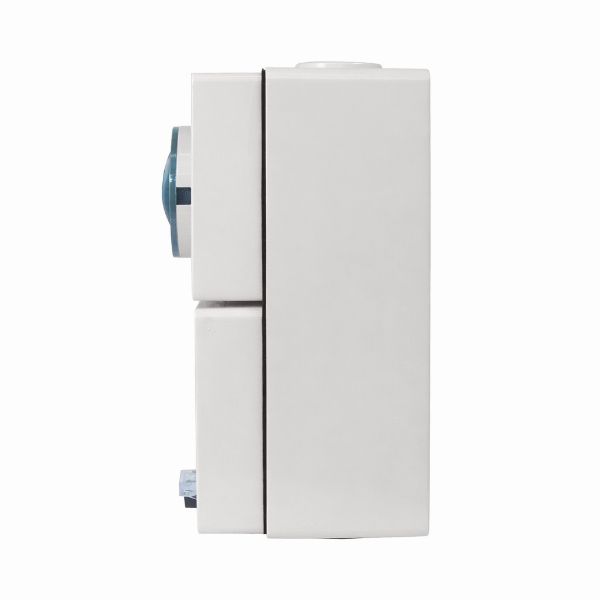 Picture of Switched Outlet 4 Pin 40A Round IP66 Stainless Steel cover fastening