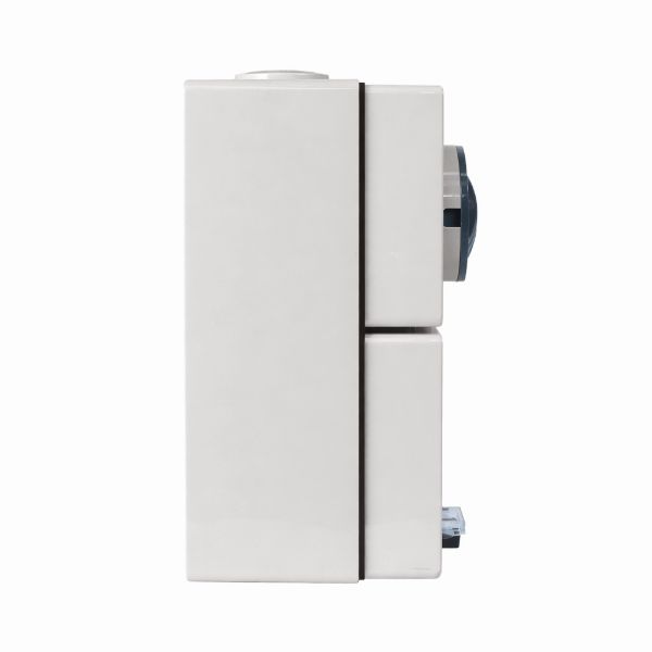 Picture of Switched Outlet 4 Pin 40A Round IP66 Stainless Steel cover fastening